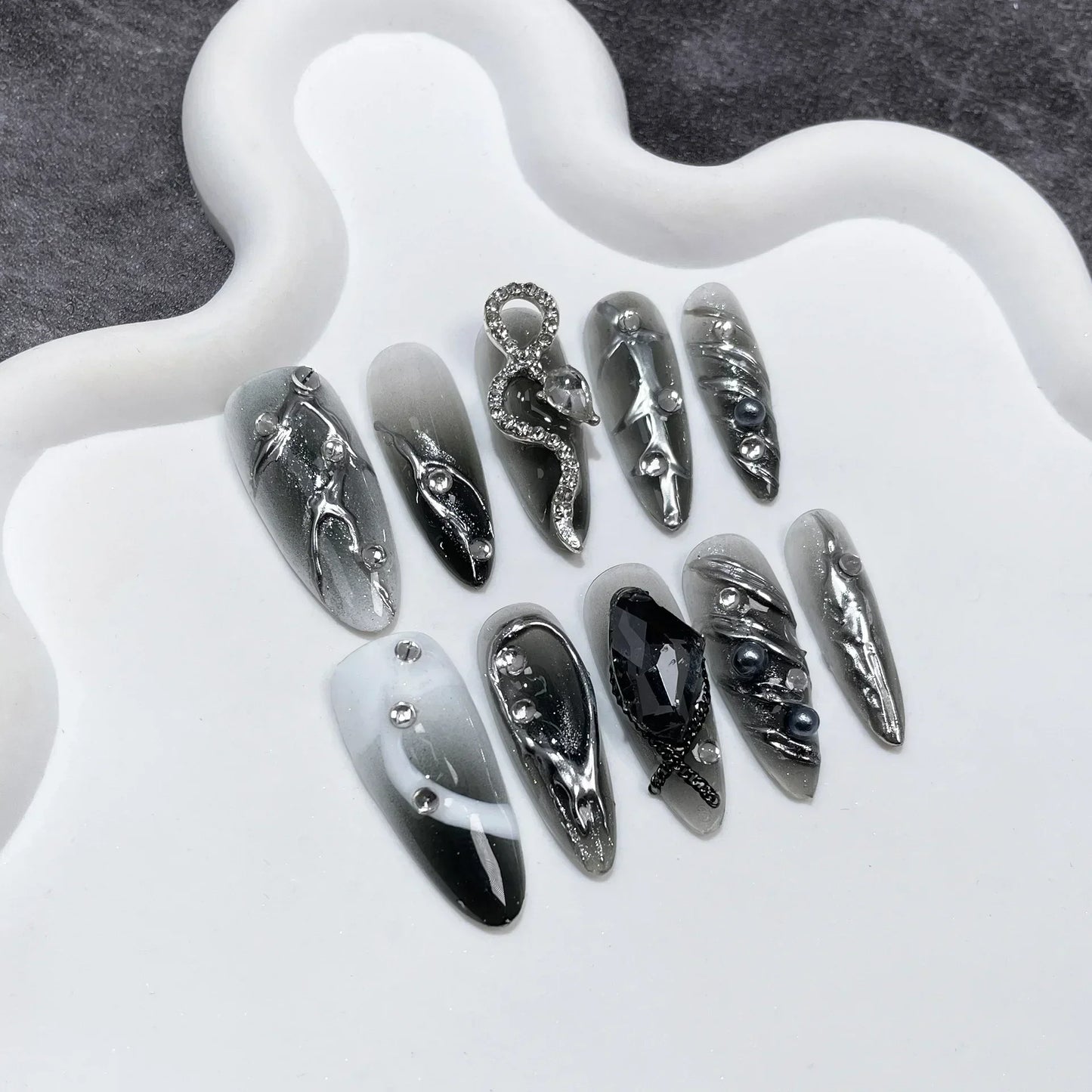 Black Handmade Press On Nails-15