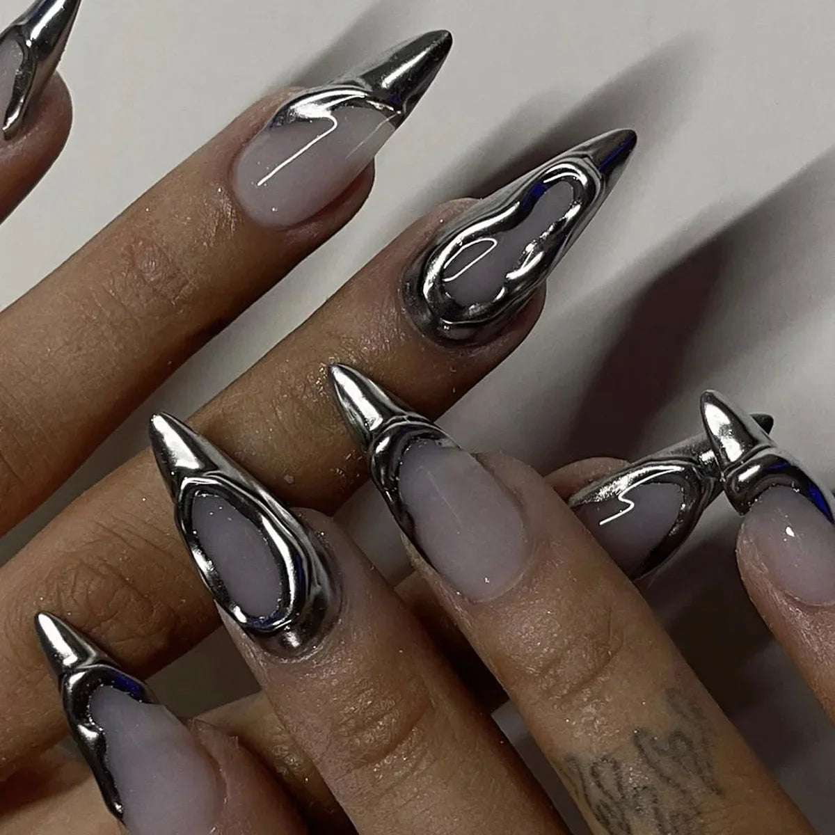 Chic Black Butterfly Nail Set-4