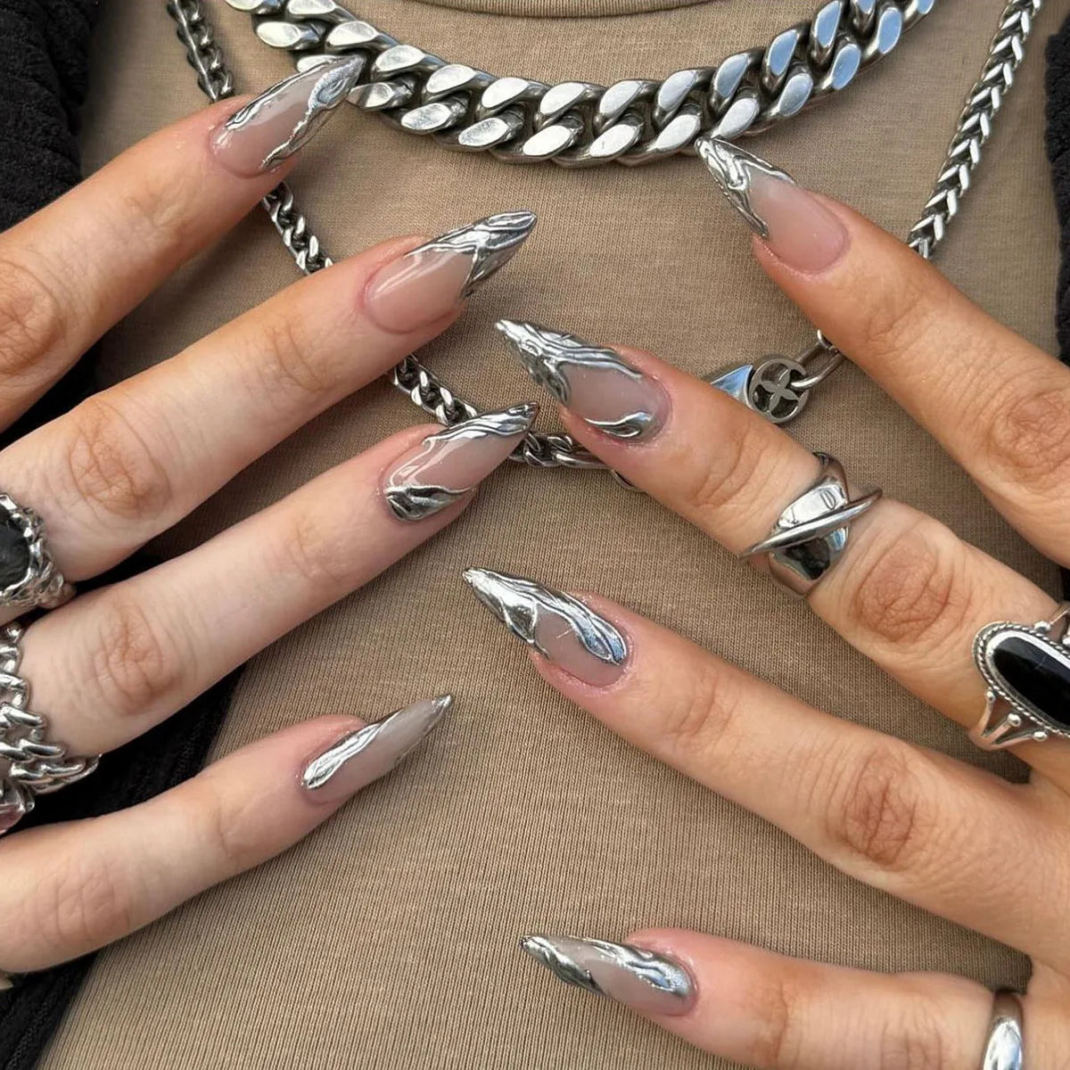 Chic Black Butterfly Nail Set-13