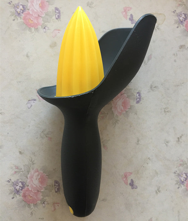 Citrus Squeezer: Manual Lemon Juicer with Ergonomic Design-1
