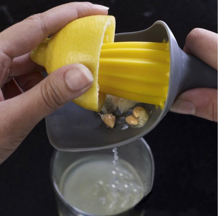 Citrus Squeezer: Manual Lemon Juicer with Ergonomic Design-2