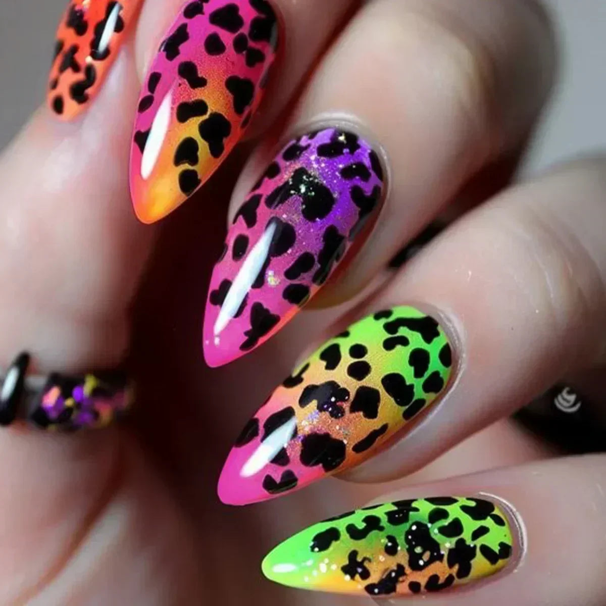 Stiletto Press-On Nails Set-16